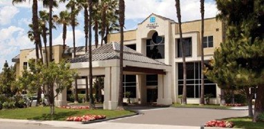 Woodfin Suites Hotel - Cypress
