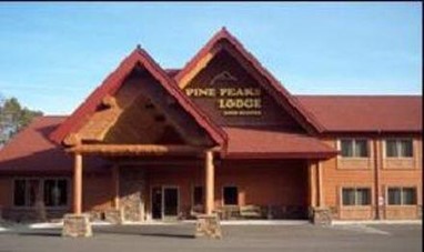 Pine Peaks Lodge and Suites
