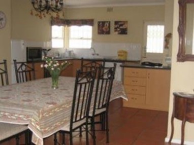 Paradiso Guesthouse & Self Catering Cottage