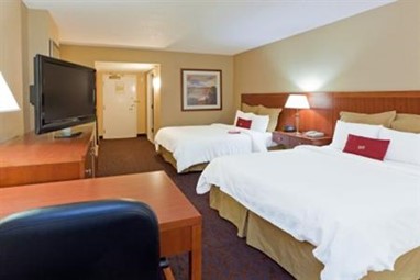 Crowne Plaza Dulles Airport Hotel