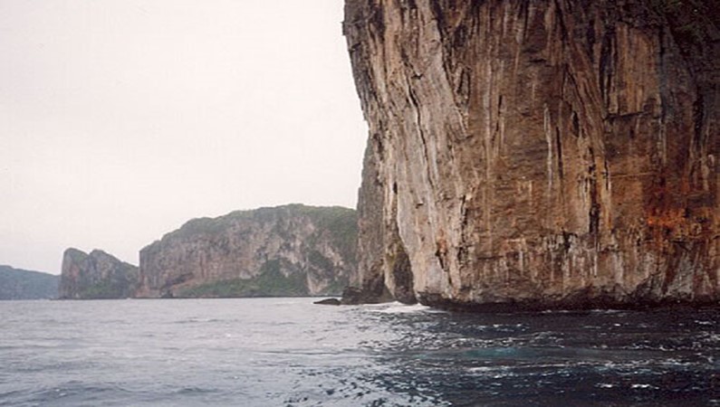 Острова Пхи Пхи, одни из самых красивейших островов мира, там снимался и фильм с Леонардо Дикаприо «Пляж».