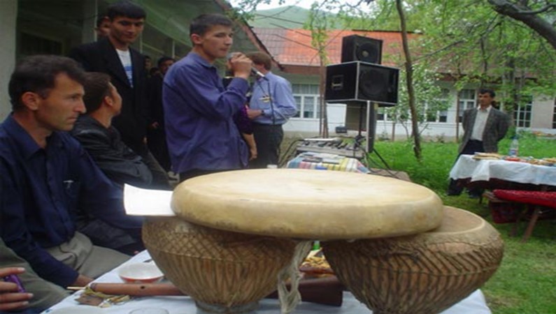 Таджикские барабанщики. Они – обязательный атрибут свадебного торжества.
