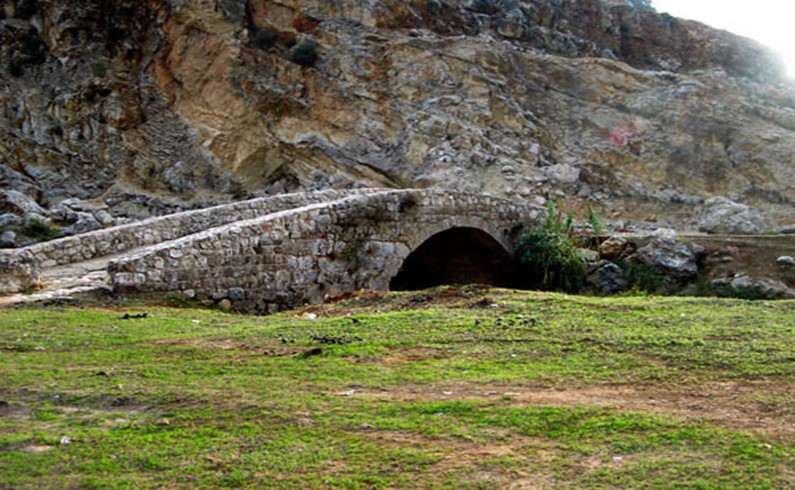 Мост через речку у крепости Мусейлиха