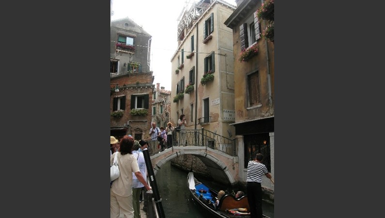 Венеция. Мостик через канал