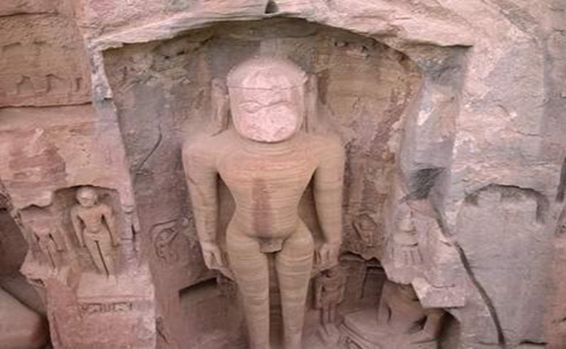 Статуя Махавиры
