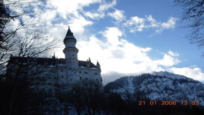 Облака над замком Нойшванштейн, Бавария