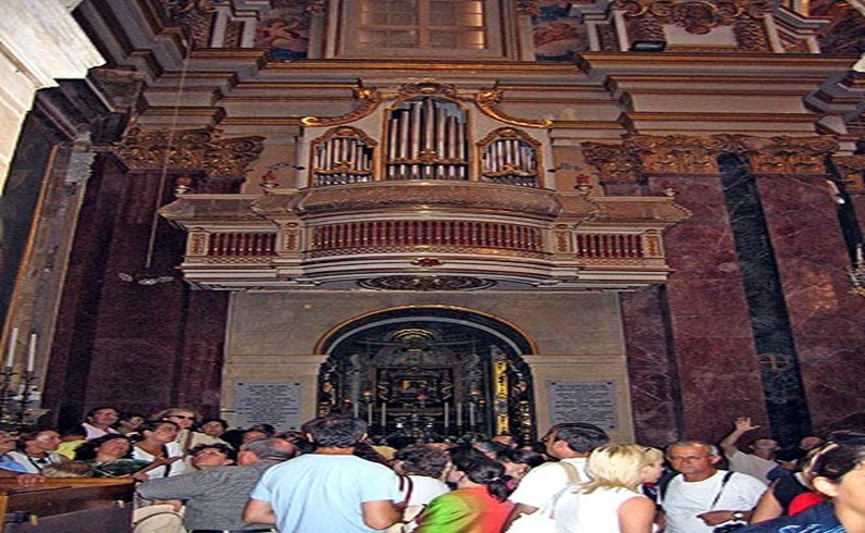 Внутри Кафедрального собора Мдины