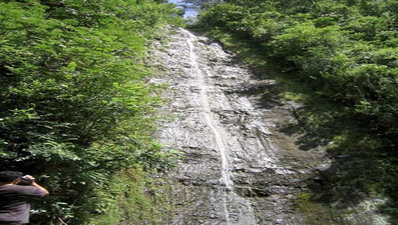Водопад Маноа.