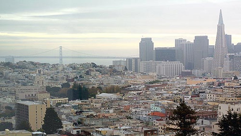 А из нашего окна Сан-Франциска вся видна. :-)
Russian Hill.