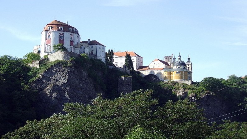 Замок Вранов над Дыйе