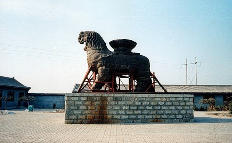 Железный Лев - символ города Цанчжоу