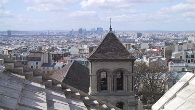 Вид с Сакре-Кера на Париж ничуть не хуже, чем с Эйфелевой башни.