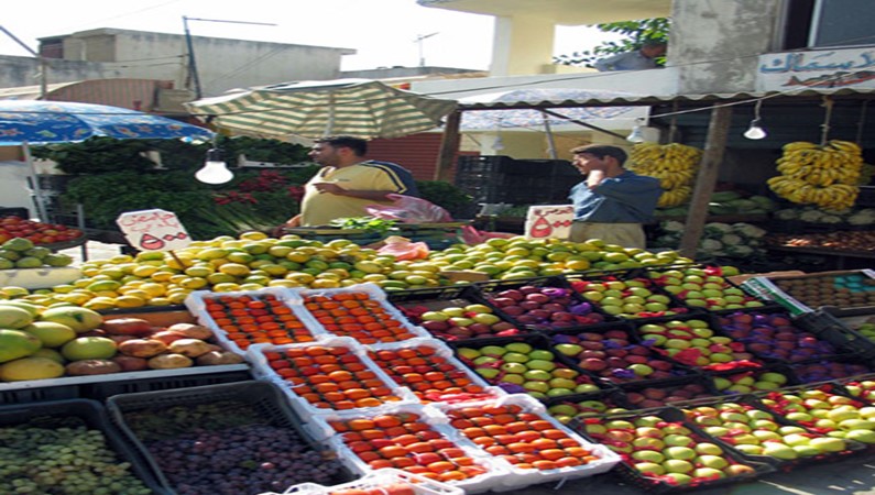 Фруктовые рынки в Ливане поражают многообразием выбора: фруктов много, стоят они дешево, но лучше научитесь читать цены по-арабски, чтобы вас не обманули продавцы и вы не заплатили лишнего.