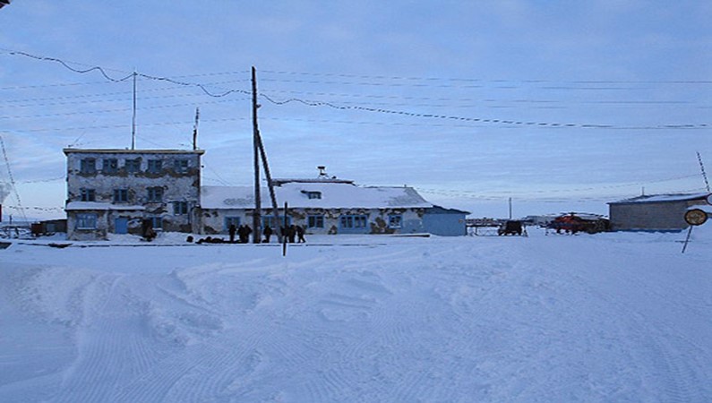 Лаврентия. Аэропорт