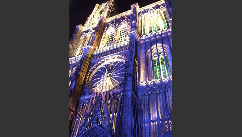 Ночное шоу на стенах Страсбургского собора