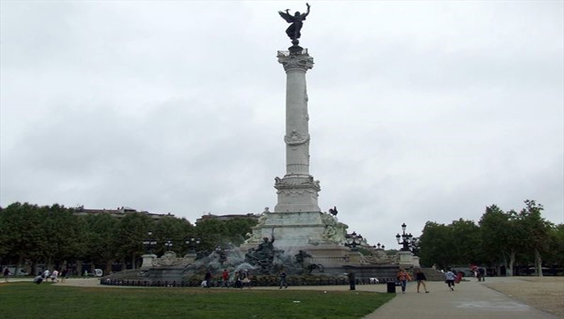 Бордо. Памятник жирондистам