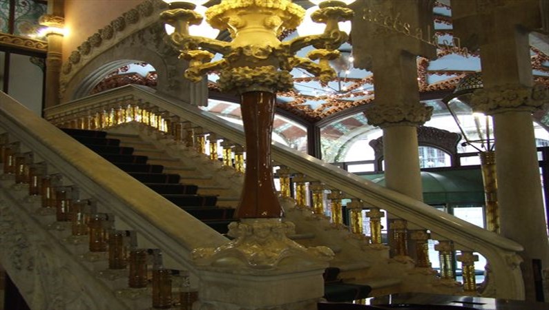 Из всего заснятого скрытой камерой во Дворце каталонской музыки получилась только лестница.