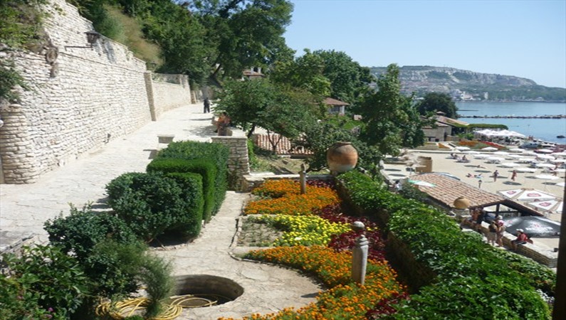 Вид из окон дворца румынской королевы. Балчик. Болгария. 