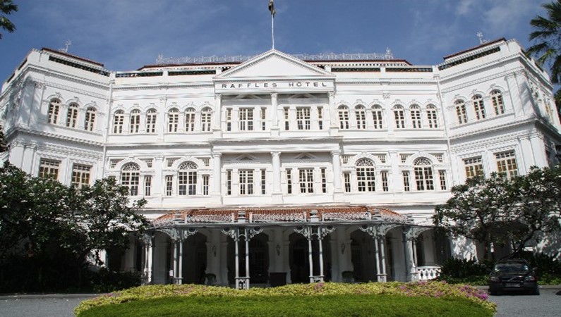 Отель Raffles Hotel в Сингапуре, здесь жил Сомерсет Моэм