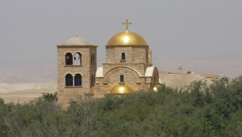 Долина реки Иордан, восточный берег реки. Греческая православная церковь Иоанна Крестителя