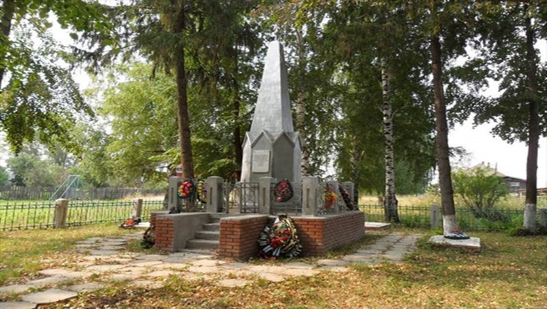 Могила участников гражданской войны 1918 г. (памятник регионального значения), с. Елово