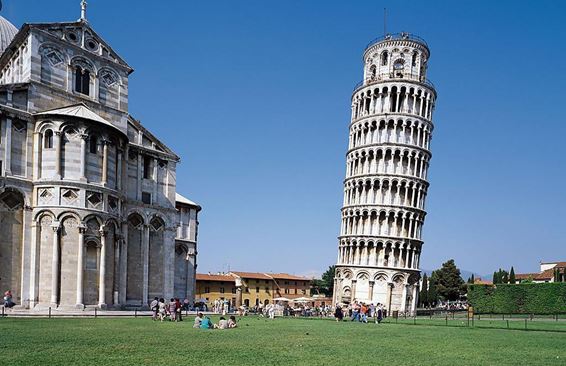 Пизанская башня - визитная карточка Италии