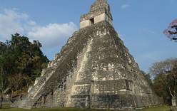 В день «конца света» туристы повредили храм майя