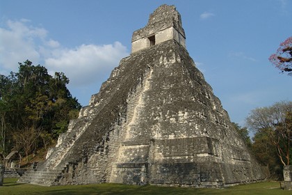 В день «конца света» туристы повредили храм майя
