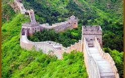 Целостности Великой Китайской стены угрожают местные жители