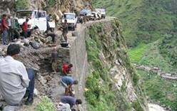 В Непале автобус сорвался в ущелье, погибли 11 человек