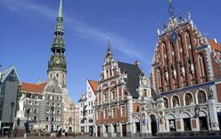 Латвия и Эстония не готовы отказаться от денег российских туристов