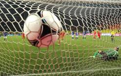 В Китае футбольный болельщик умер перед телевизором из-за недостатка сна