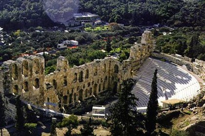 В Афинах двое туристов были ранены во время задержания террориста