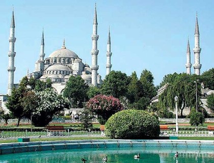 Российские туристы подрались с охраной турецкого отеля