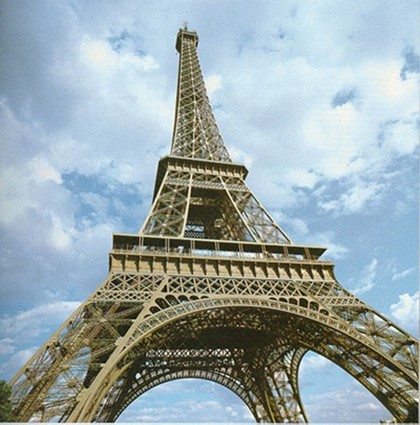 На Эйфелевой башне туристы будут “парить в воздухе”