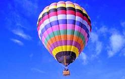 Воздушный шар с туристами приземлился на территории тюрьмы в Индии