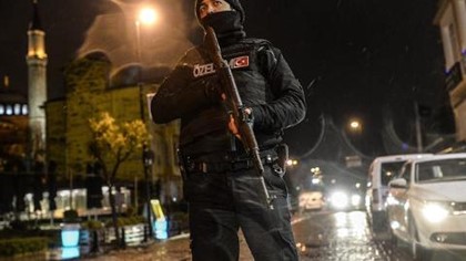 Женщина, снаряженная 'поясом смертника', подорвалась в Стамбуле