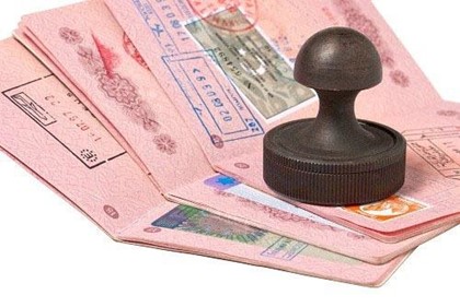 Россиянам придется сдавать отпечатки пальцев на шенгенскую визу