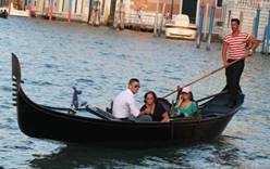 Туристы в Венеции угнали гондолу