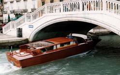 В Венеции внедряют экологичное такси