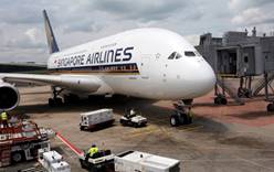 Singapore Airlines запретила перевозить транспорт в багаже