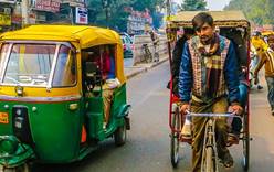 Рикша погнался за туристками в Индии