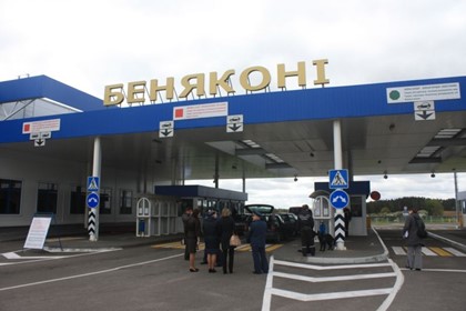 Должники из РФ не смогут выехать даже в Беларусь