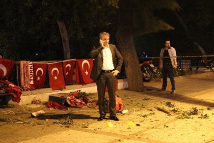 В Турции террористы добрались до туристической Анталии