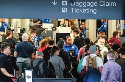 В США миллионы людей застряли в аэропортах из-за компьютерного сбоя