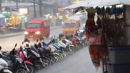 Из-за сильных дождей на юге Таиланда начались наводнения