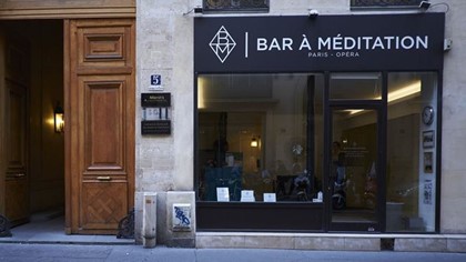 Первый бар для медитаций открыли в Париже