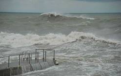 В Крыму объявлено штормовое предупреждение на два дня