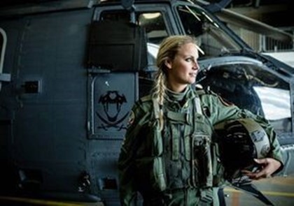 В ЕС начнут призывать женщин в армию