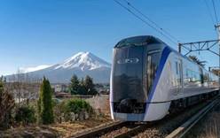 Новый поезд-экспресс из Токио к горе Фудзи